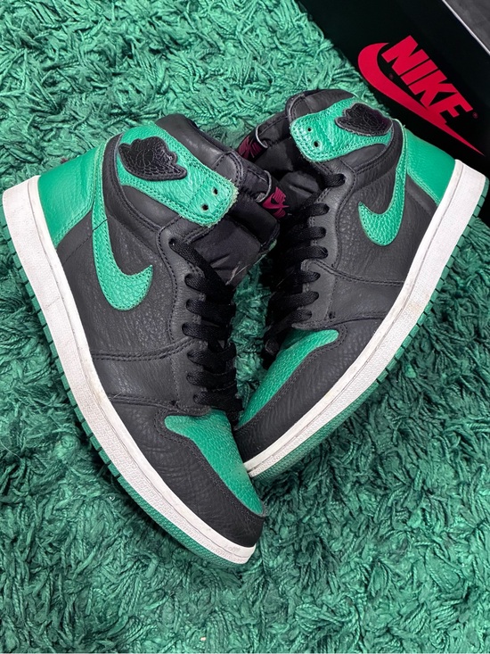 Jordan Other - Jordan 1 Retro High OG Pine Green 2.0 Size 10 Pre-Owned/Used OG ALL 100%AUTHENTI